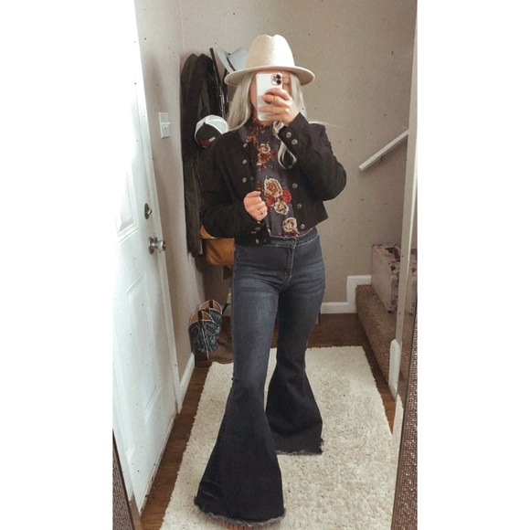 Allow me to introduce Myself....🖤 - Picture 7 of 12